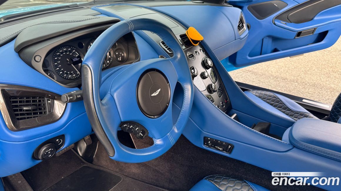 Astonmartin Vanquish 2015