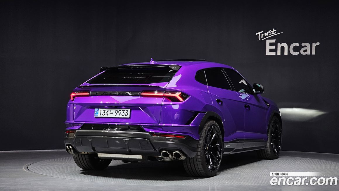 Lamborghini Urus 2024