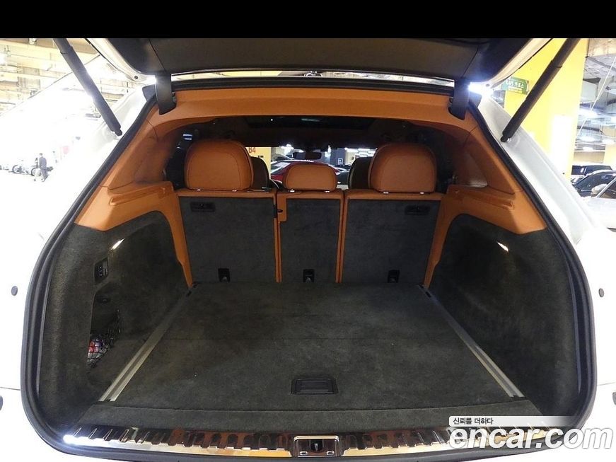 Bentley Bentayga 2021