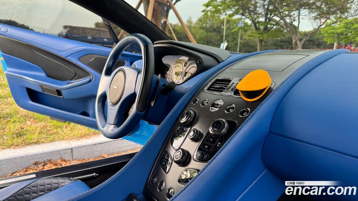 Astonmartin Vanquish 2015