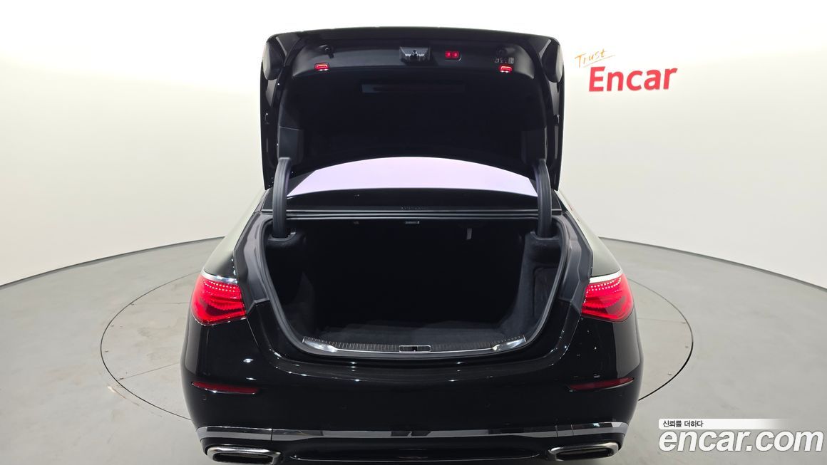 Mercedes-Benz S-Class 2023