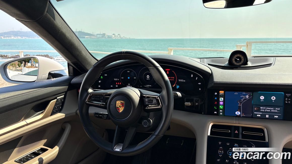 Porsche Taycan 2023
