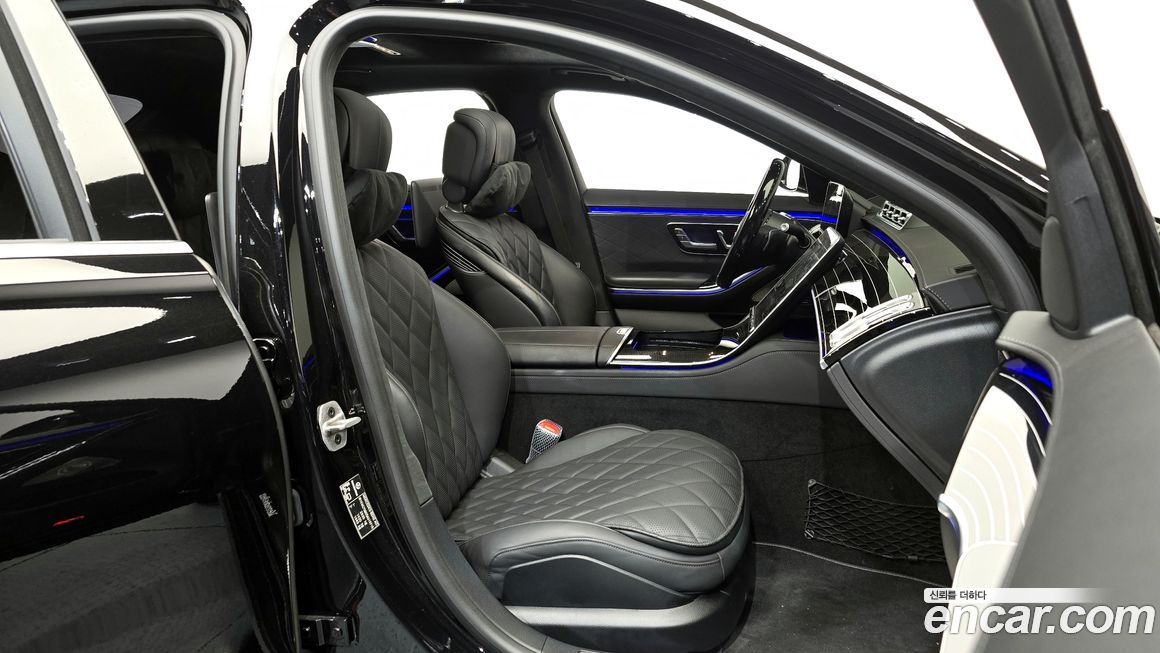 Mercedes-Benz S-Class 2025