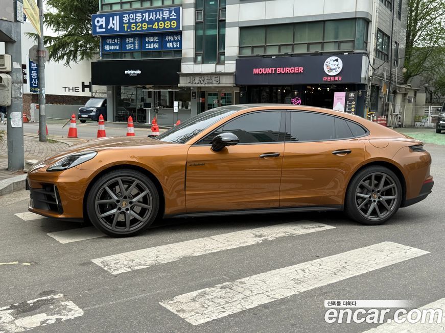 Porsche Panamera 2025