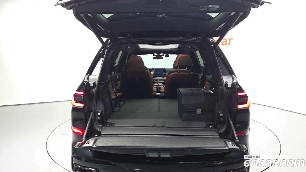 BMW X7 2025