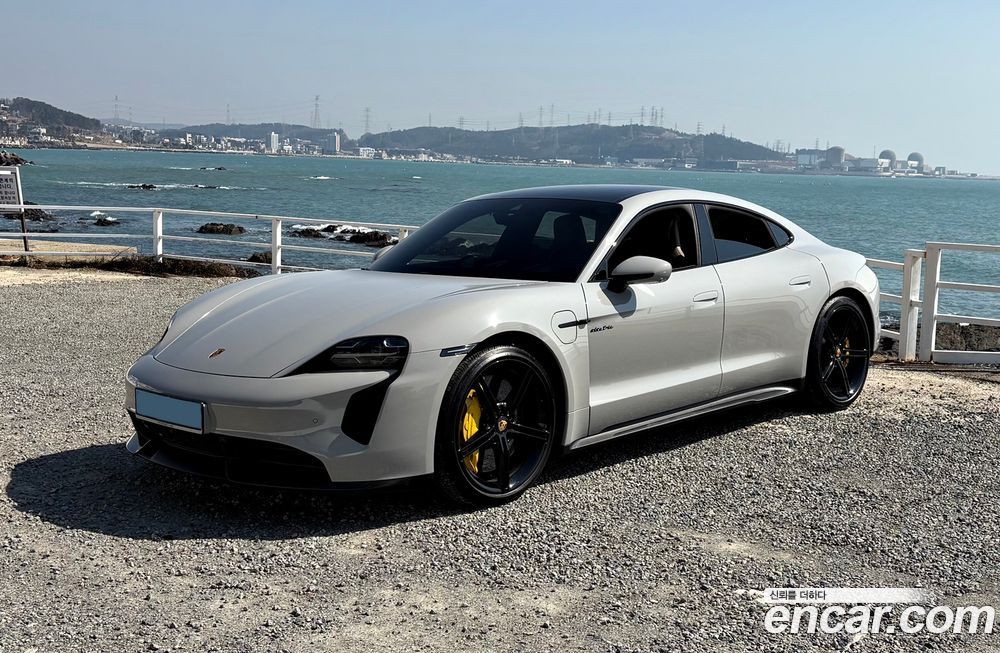 Porsche Taycan 2023