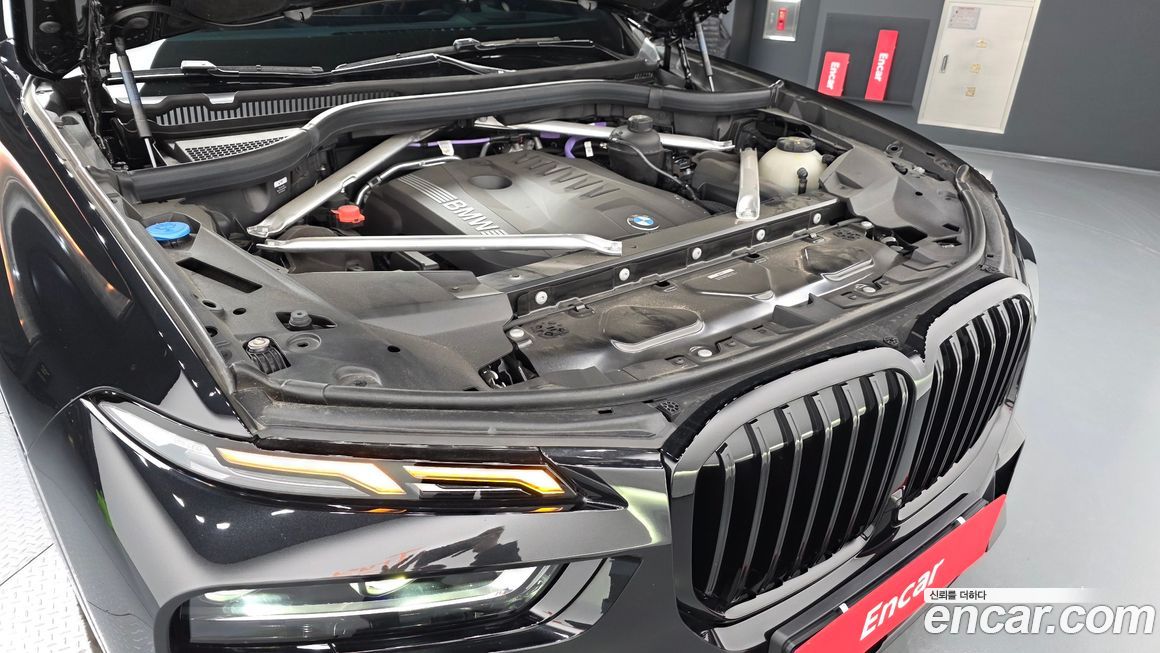 BMW X7 2025