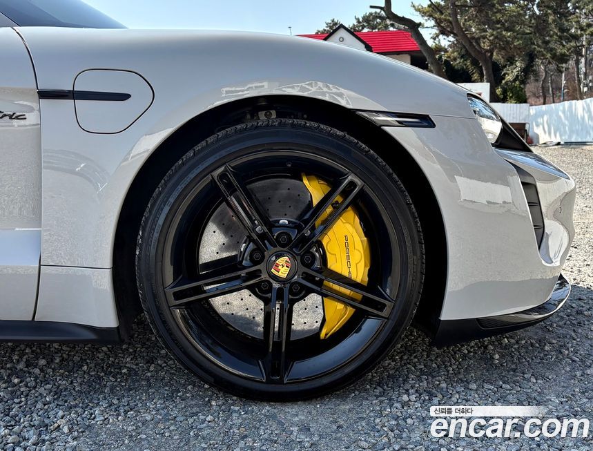 Porsche Taycan 2023