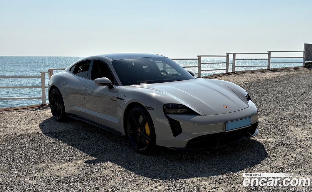 Porsche Taycan 2023