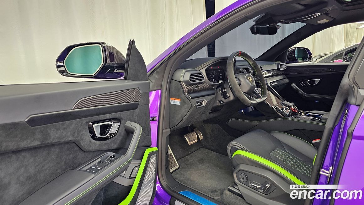 Lamborghini Urus 2024