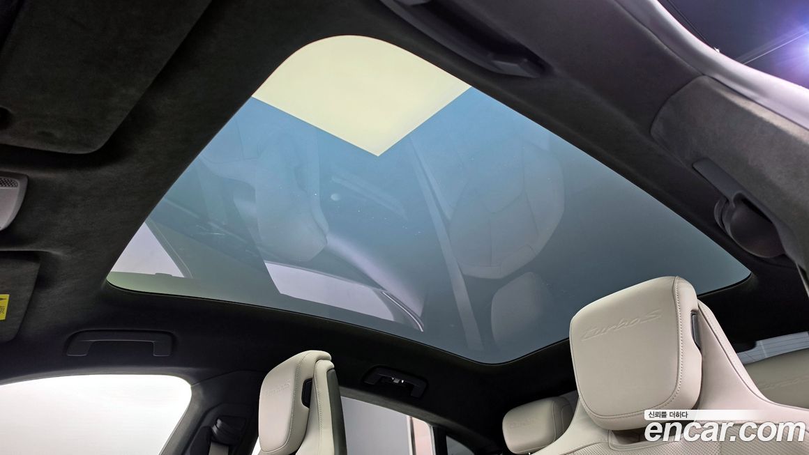 Porsche Taycan 2023