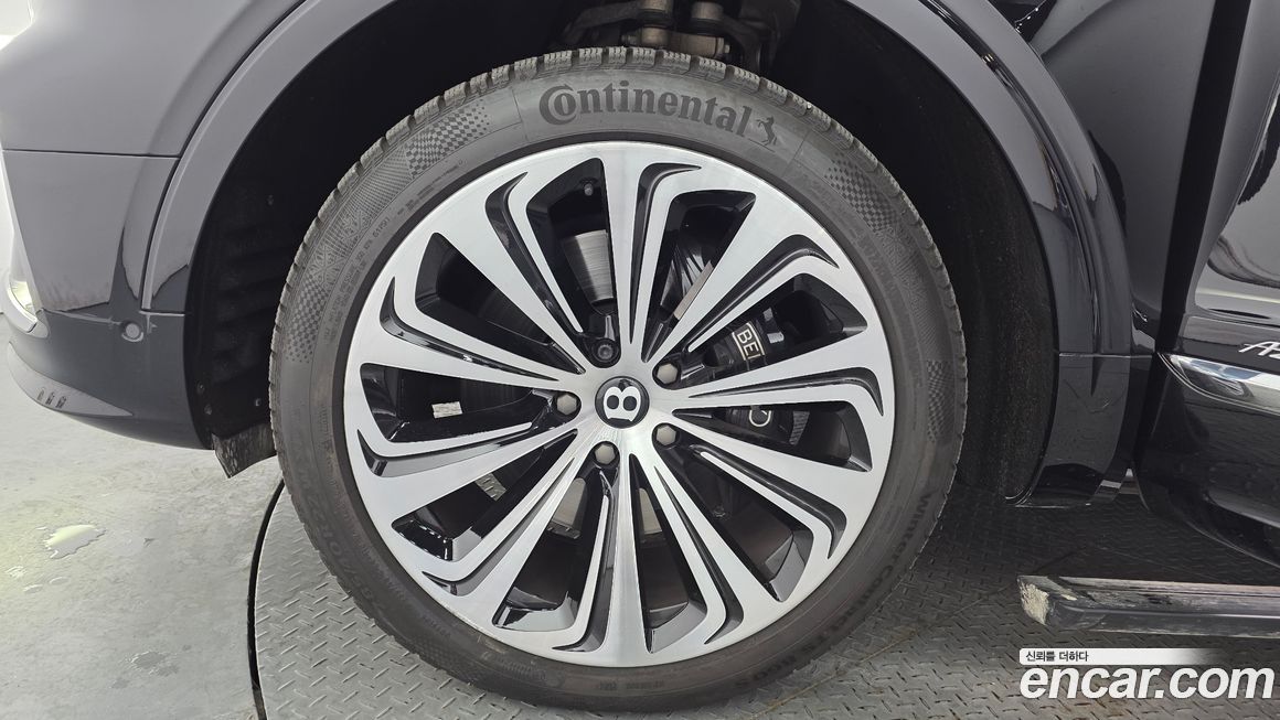 Bentley Bentayga 2023