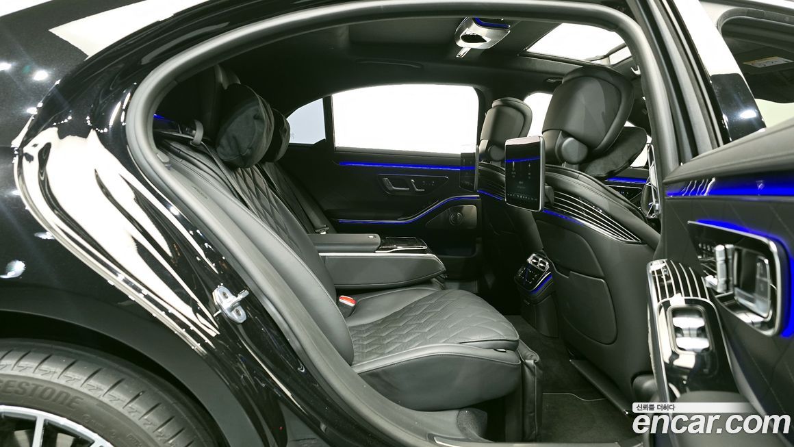 Mercedes-Benz S-Class 2025