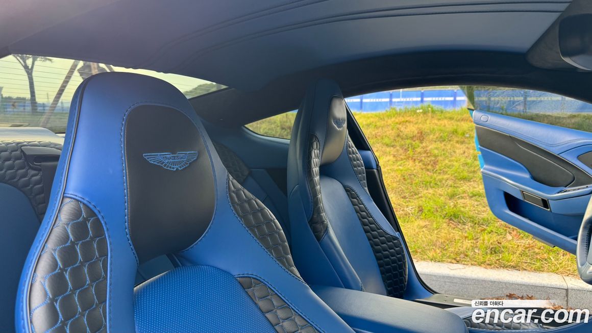 Astonmartin Vanquish 2015