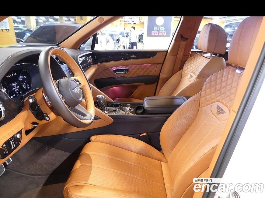 Bentley Bentayga 2021