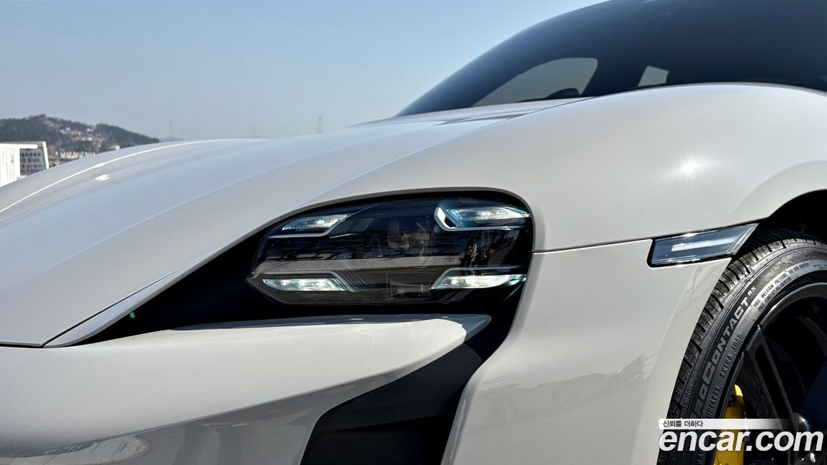 Porsche Taycan 2023