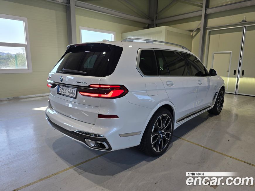 BMW X7 2025