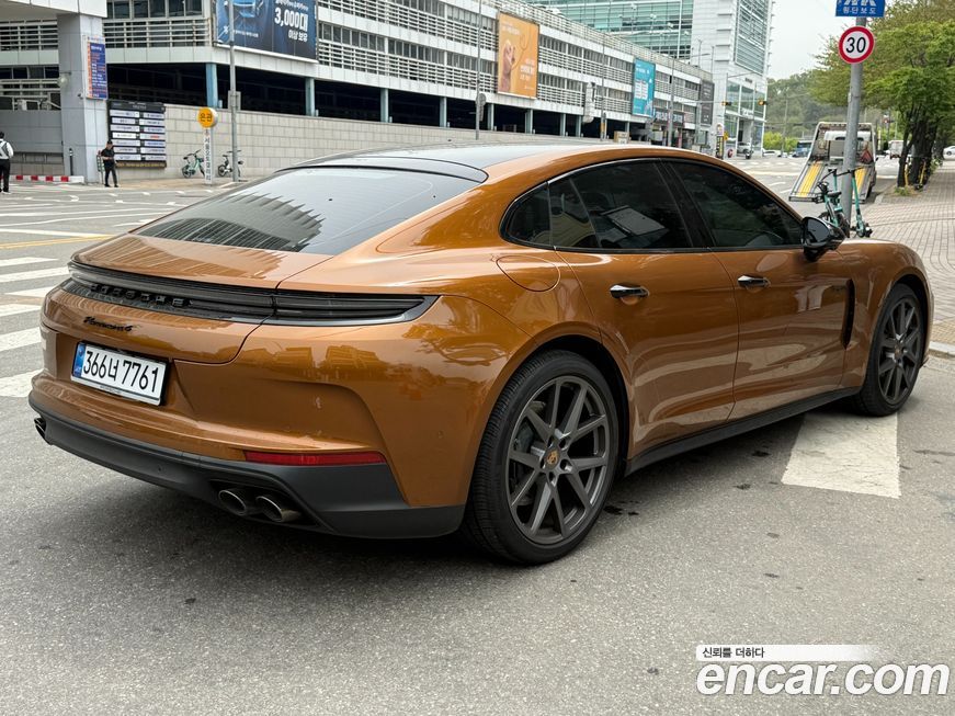 Porsche Panamera 2025