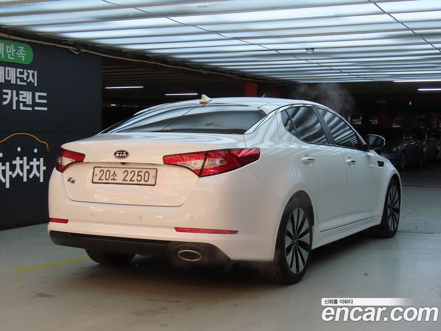 Kia K5 2011