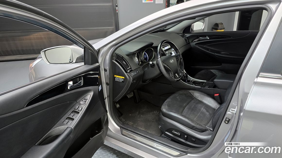Hyundai Sonata 2011