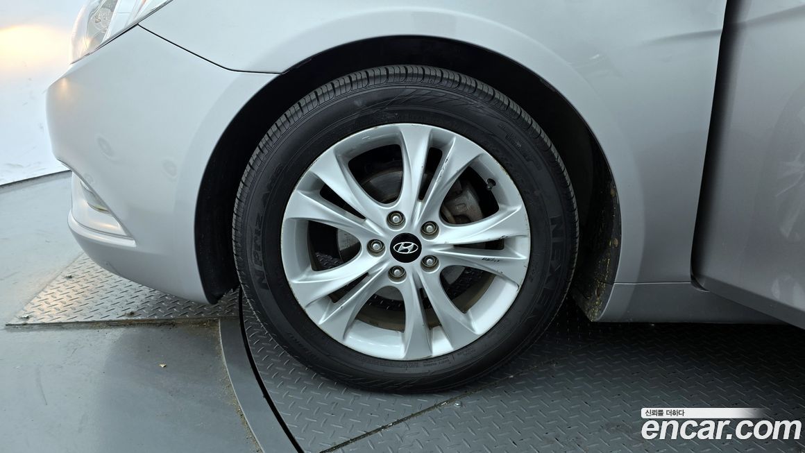 Hyundai Sonata 2011