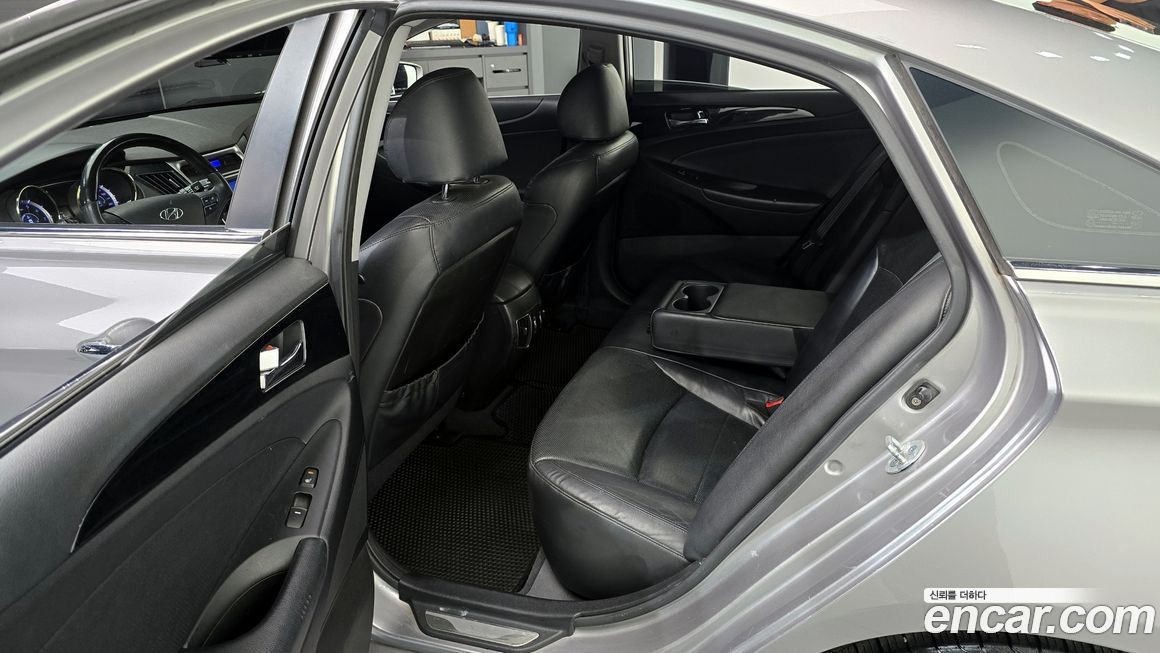 Hyundai Sonata 2011