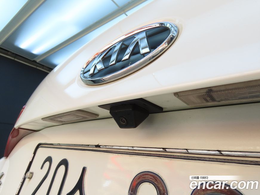 Kia K5 2011