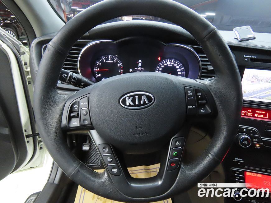 Kia K5 2011