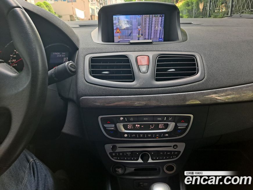 Renault-KoreaSamsung SM3 2011