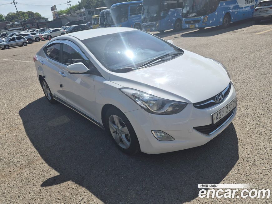 Hyundai AVANTE 2012