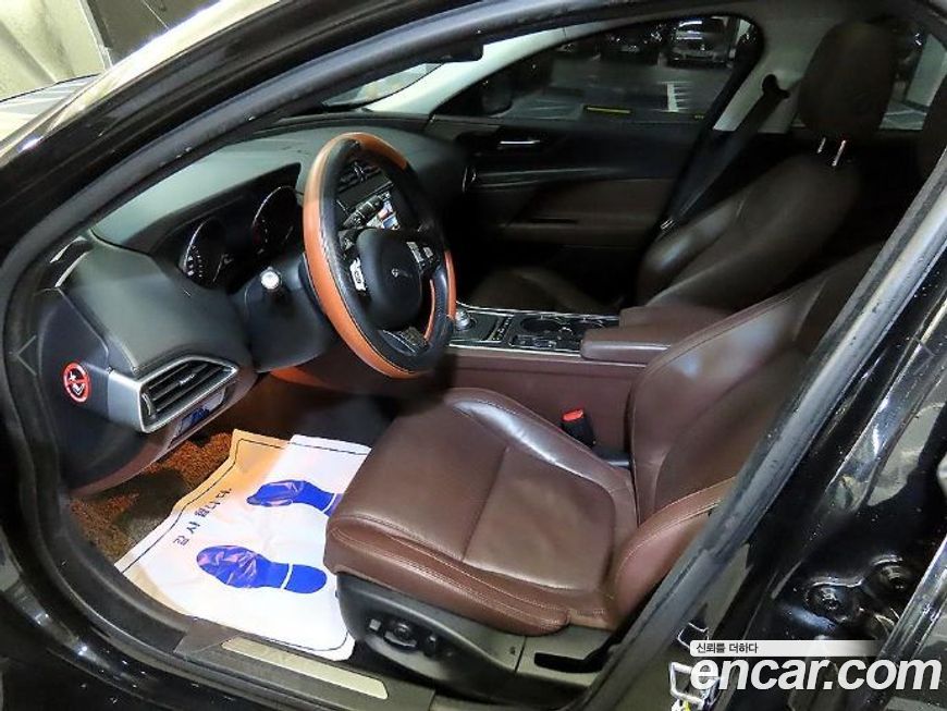Jaguar XE 2016