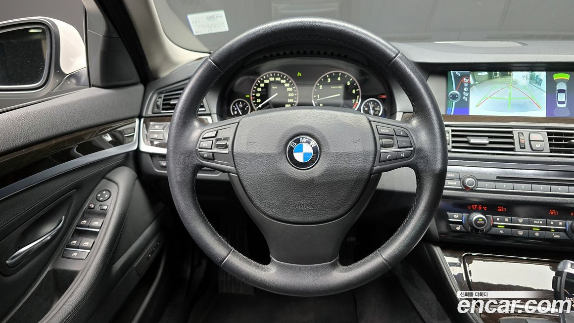 BMW 5-Series 2011