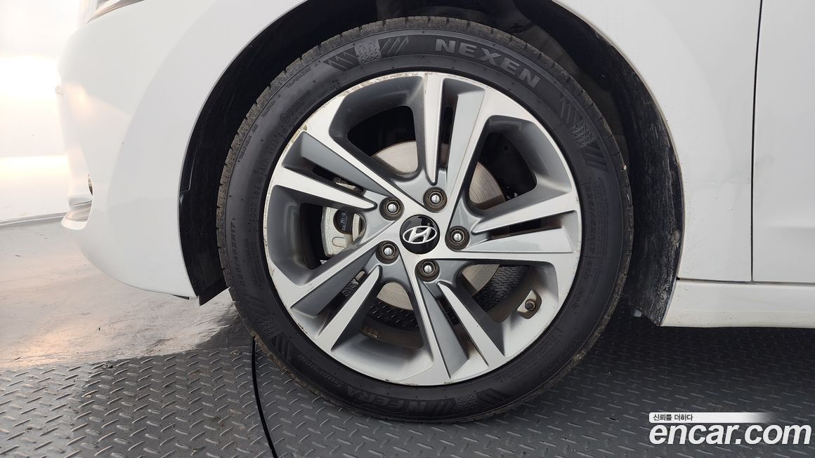 Hyundai AVANTE 2017