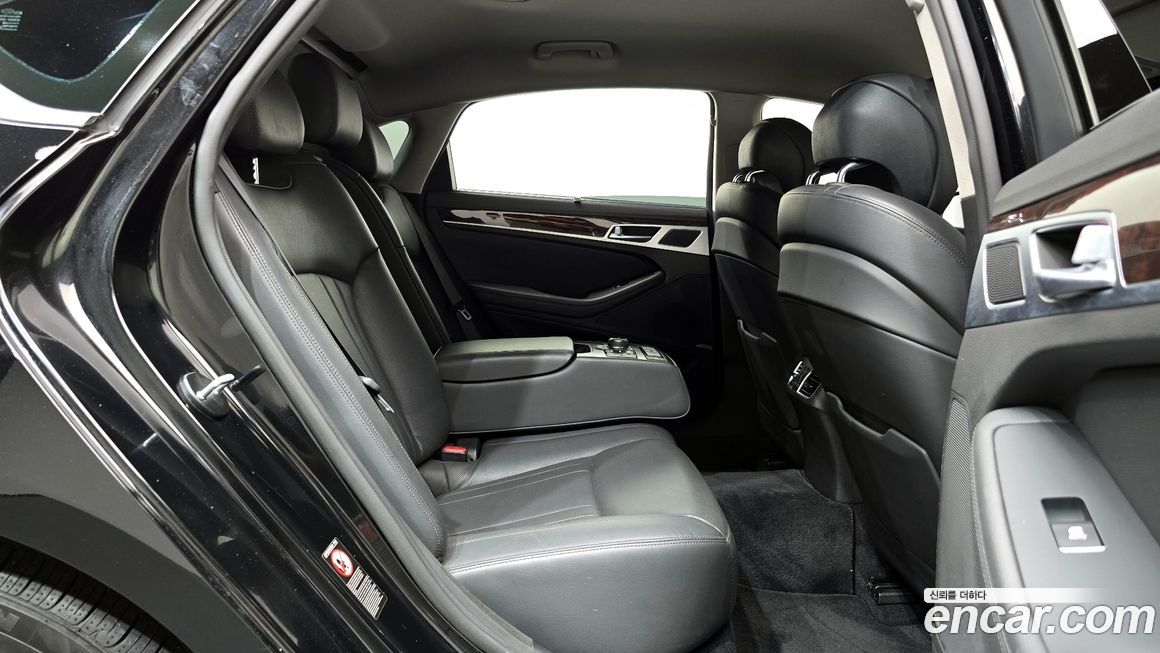 Hyundai Genesis 2016