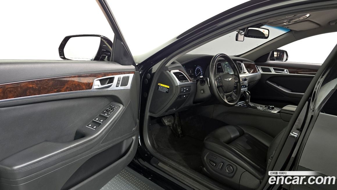 Hyundai Genesis 2016