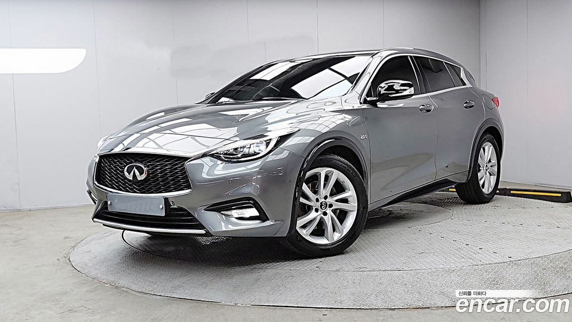 Infiniti Q30 2019
