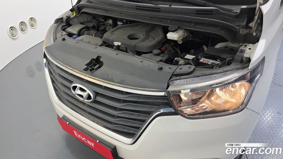 Hyundai Starex 2021