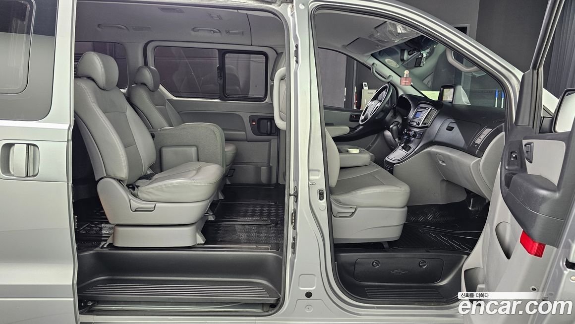 Hyundai Starex 2021