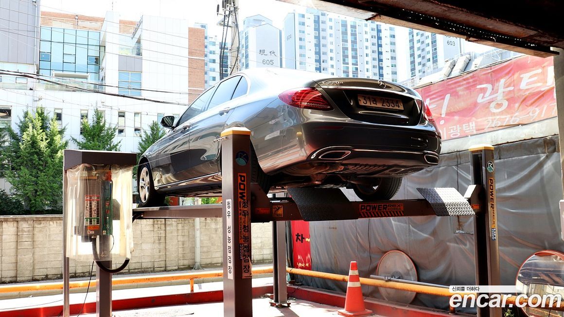 Mercedes-Benz E-Class 2018