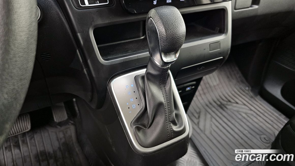 Hyundai Staria 2022