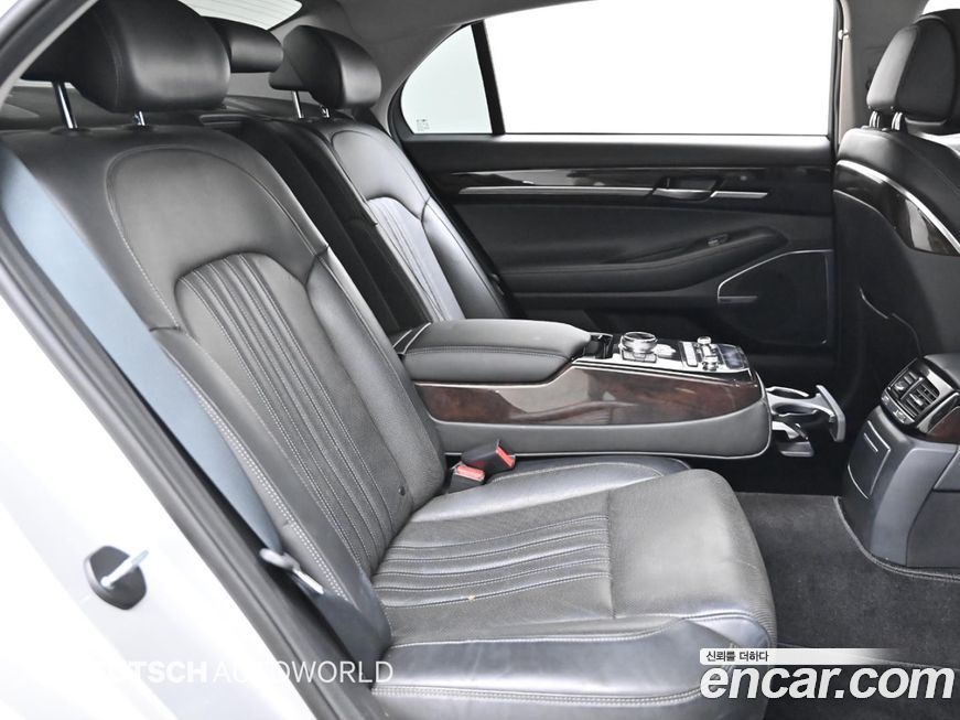 Genesis EQ900 2017