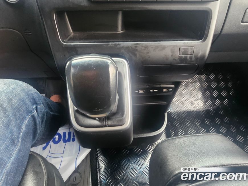 Hyundai Staria 2022