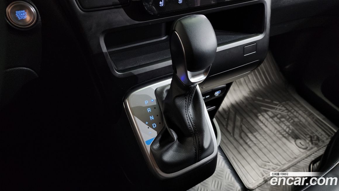 Hyundai Staria 2025