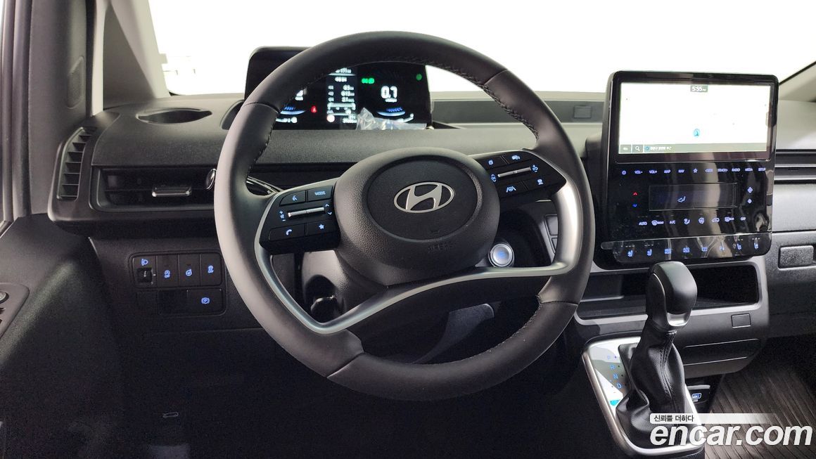 Hyundai Staria 2025