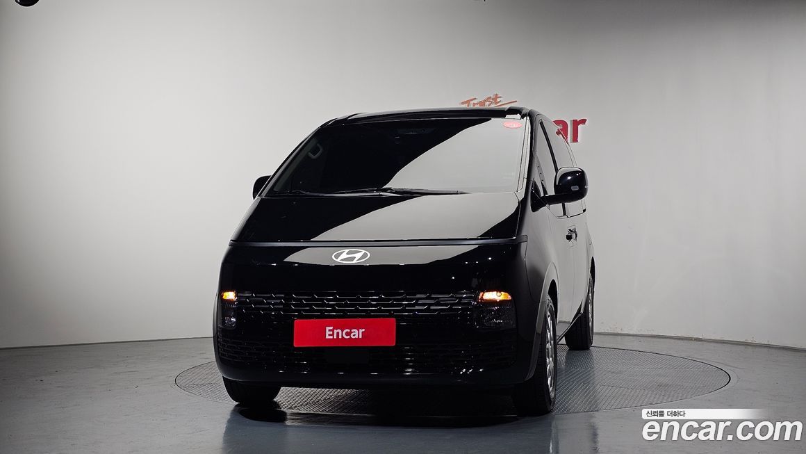 Hyundai Staria 2025