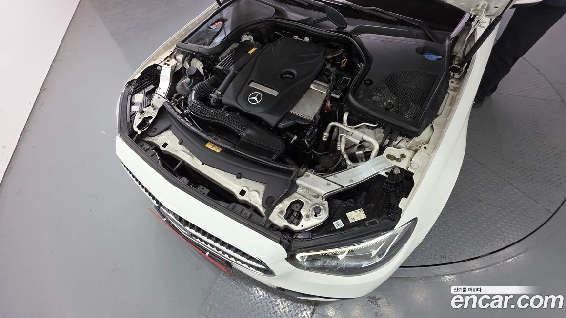 Mercedes-Benz E-Class 2021
