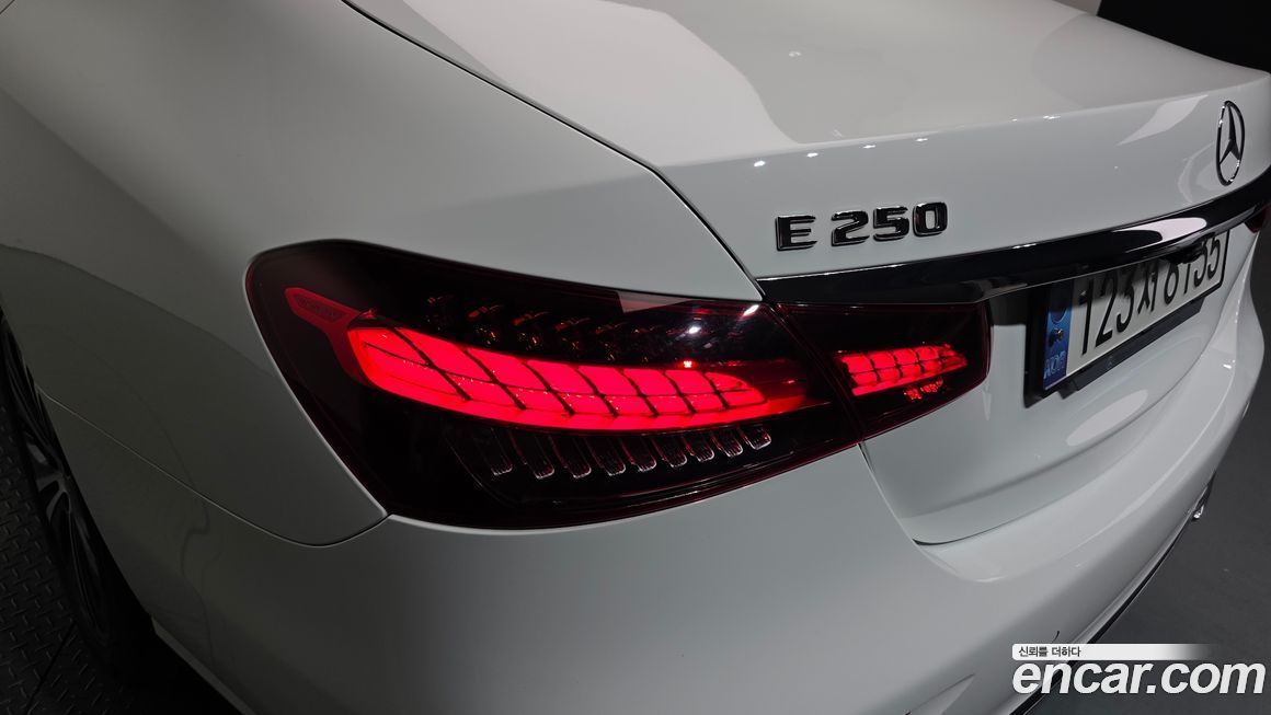 Mercedes-Benz E-Class 2021