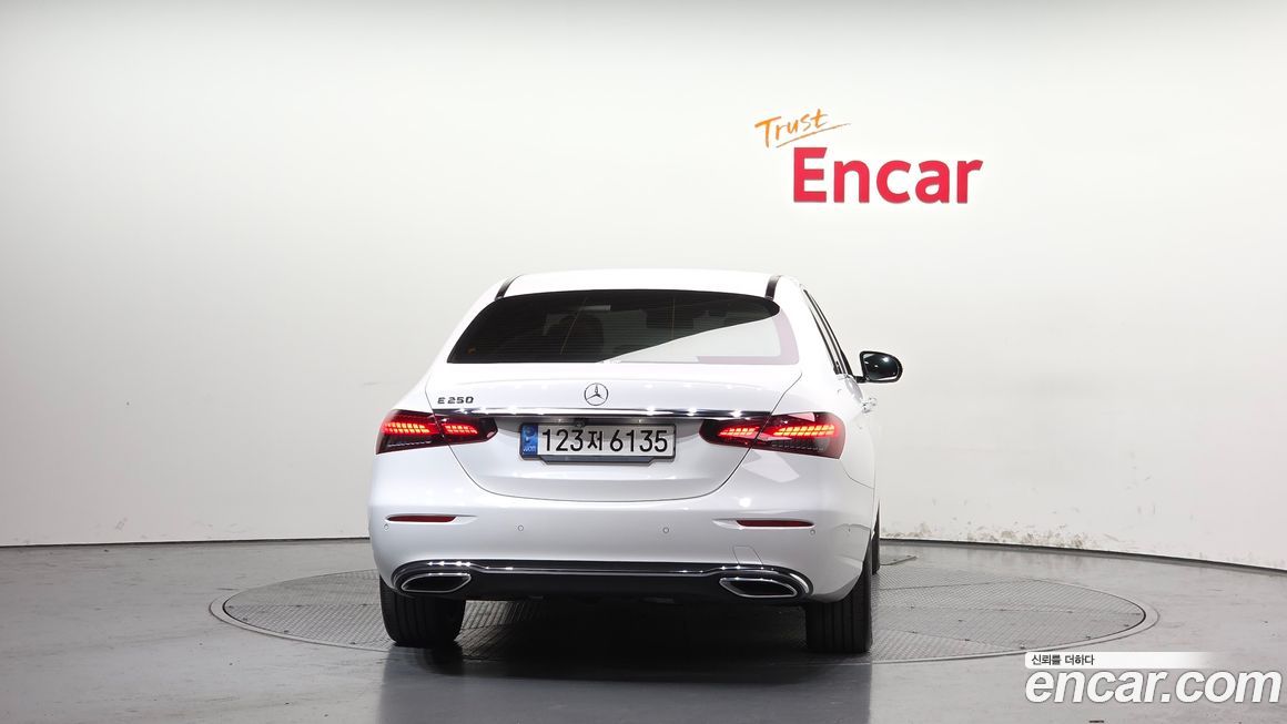Mercedes-Benz E-Class 2021