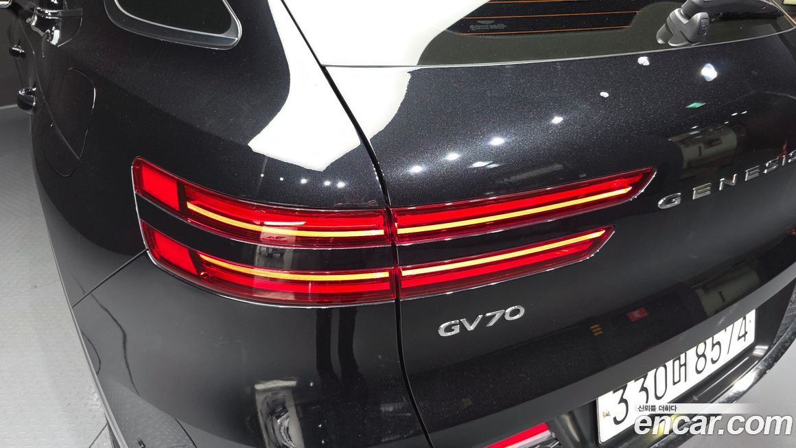 Genesis GV70 2023