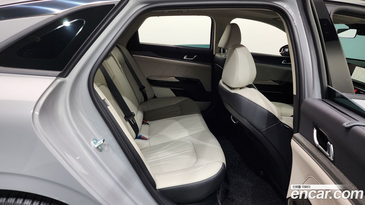 Kia K5 2025